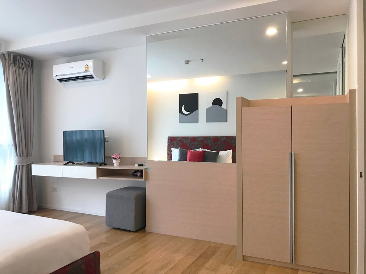 15 Sukhumvit Residences Studio condo for sale and rent - คอนโด - คลองเตยเหนือ - Nana
