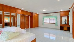 masterbed1