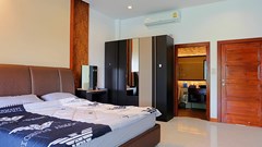 masterbed2