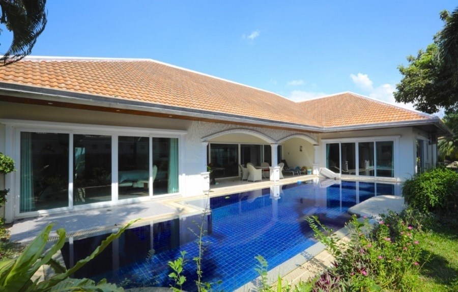 Jomtien Park Villas Large 6 Bed Room Villa