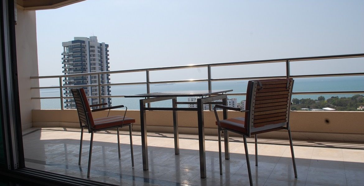 balconyliving1 balconyliving1