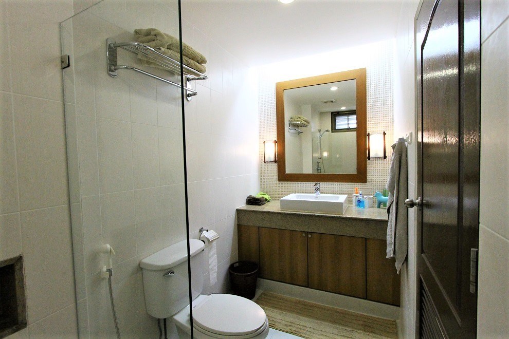bathroom1