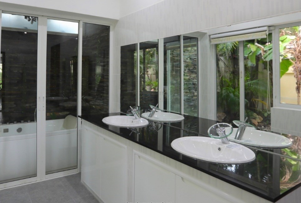 bathroom1 bathroom1