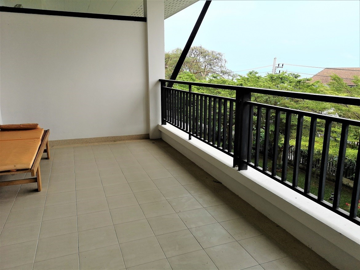 balconymasterbed balconymasterbed
