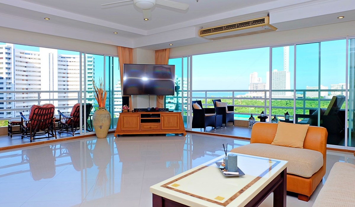 View Talay 5D, Large 1 Bed, Front Corner Sea View - Condominium -  - 