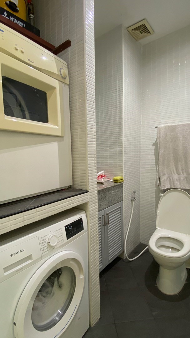 bathroom2