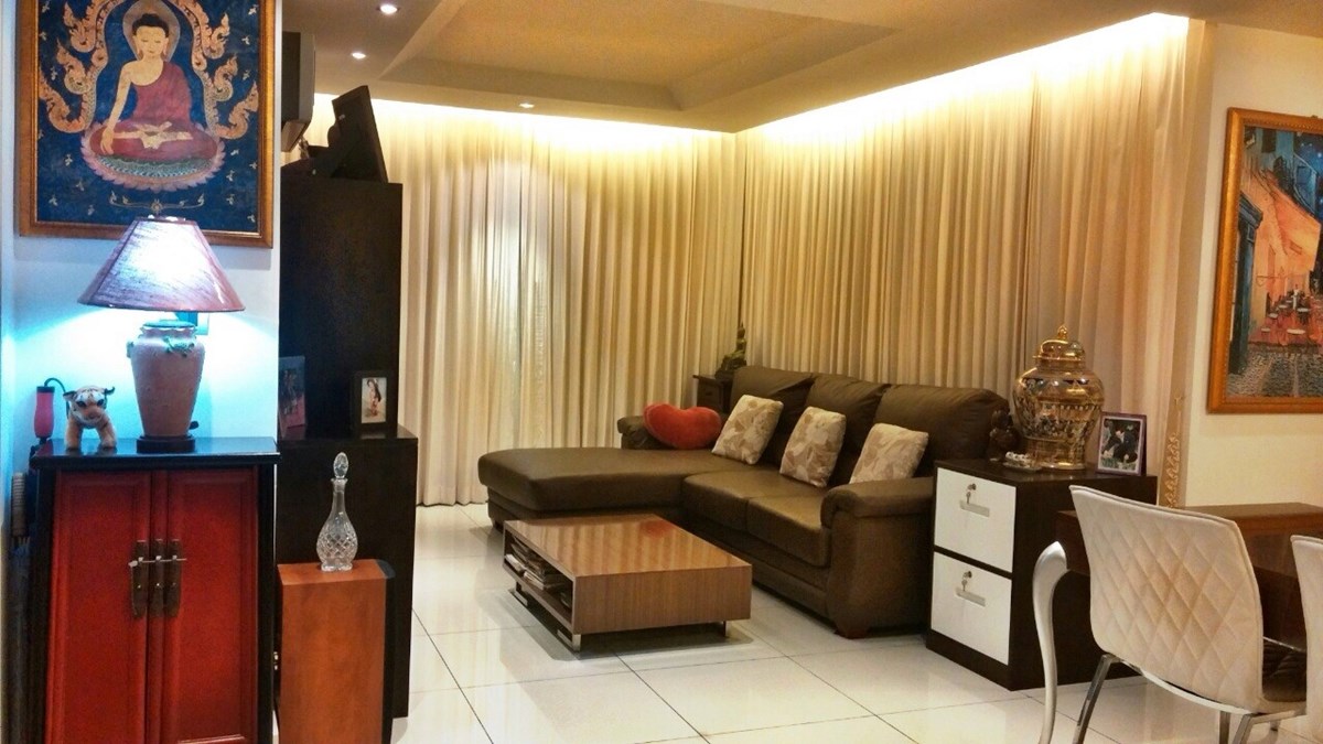 Sunset Boulevard, 1 bed Corner Unit, Sea View